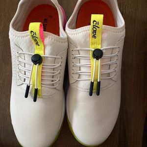 Clove healthcare sneakers